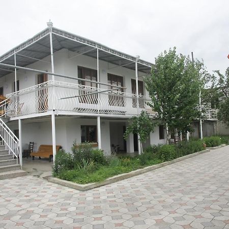 Guest House Nona Kutaissi Exterior foto