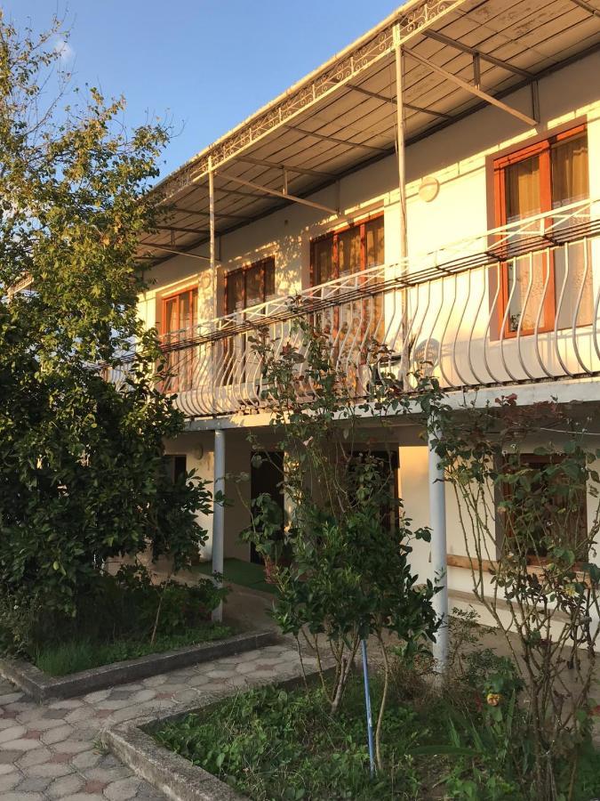Guest House Nona Kutaissi Exterior foto